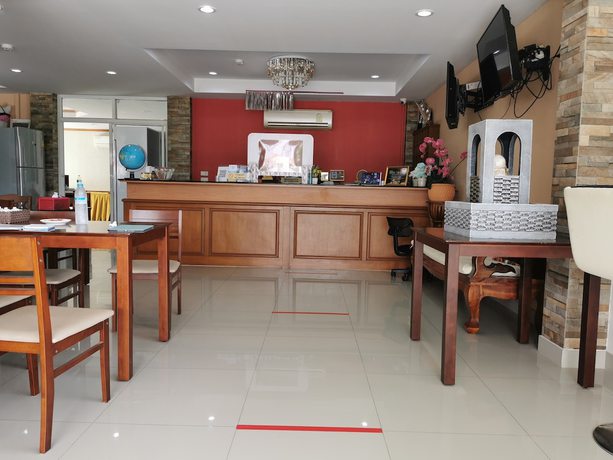 Imagen de los interiores del Hotel Baan Pattamaporn. Foto 19