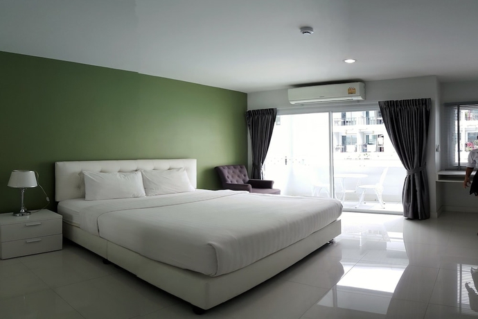 Imagen de la habitación del Hotel Baan Pattaya Plus. Foto 7