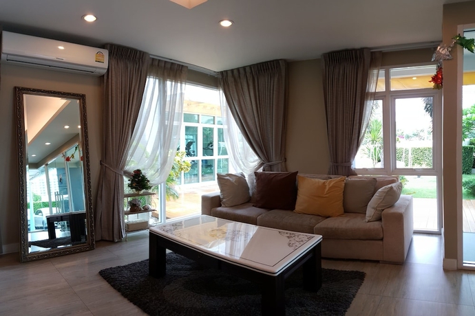 Imagen de los interiores del Hotel Baan Pattaya Plus. Foto 18