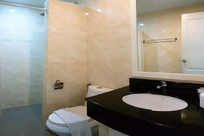 Imagen de la habitación del Hotel Baan Pattaya Plus. Foto 15