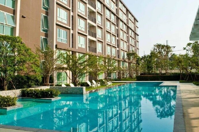 Imagen de la piscina del Hotel Baan Peang Ploen By Montri. Foto 34