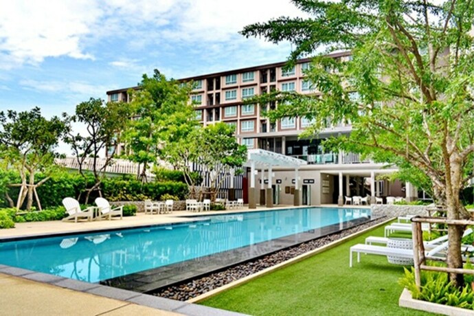 Imagen de la piscina del Hotel Baan Peang Ploen By Montri. Foto 35