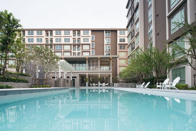 Imagen de la piscina del Hotel Baan Peang Ploen By Montri. Foto 38