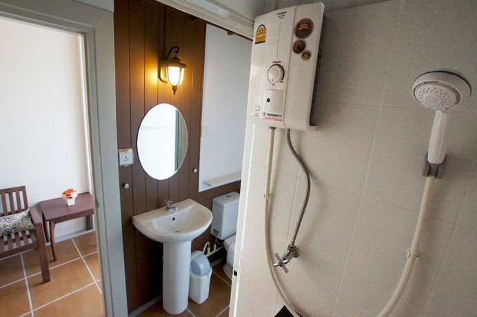 Imagen de los exteriores del Hotel Baan Pimpisa Bangsaray. Foto 11