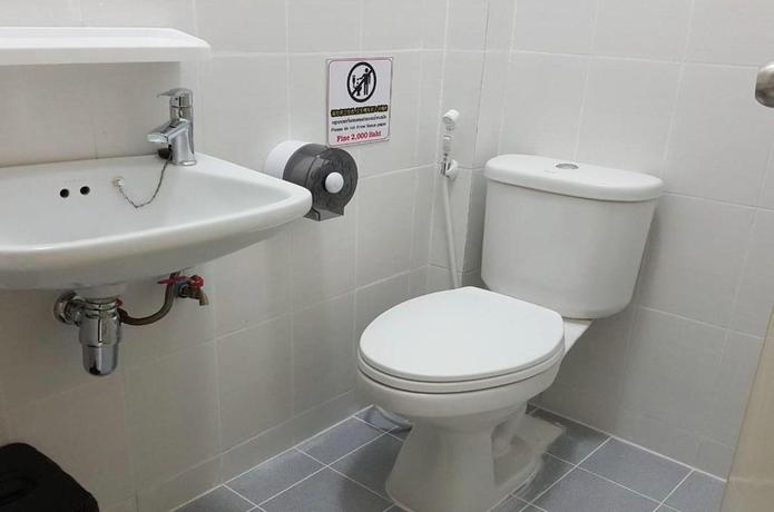 Imagen de la habitación del Hotel Baan Pinklao. Foto 14