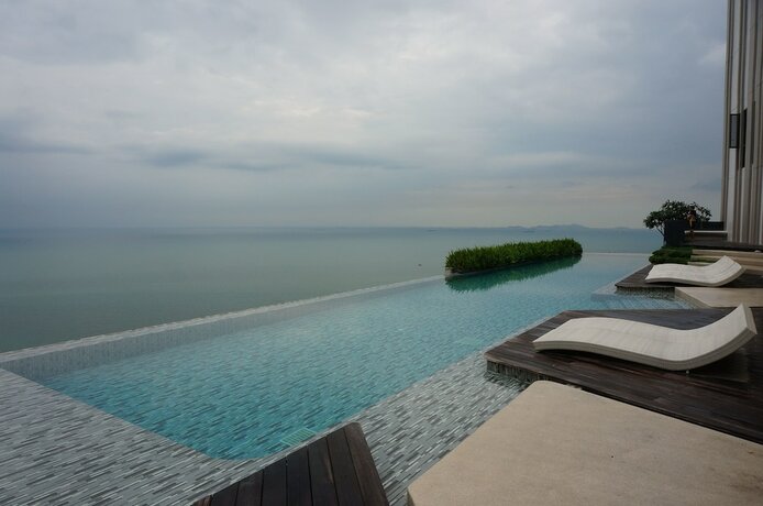 Imagen general del Hotel Baan Plai Haad Beachfront Condominium. Foto 1