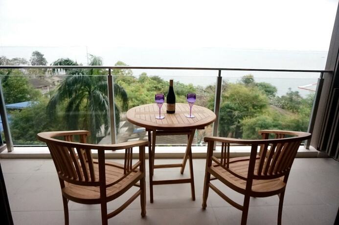 Imagen general del Hotel Baan Plai Haad Beachfront Condominium. Foto 6
