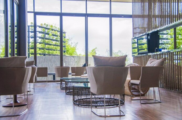 Imagen de los interiores del Hotel Baan Plai Haad Beachfront Condominium. Foto 28