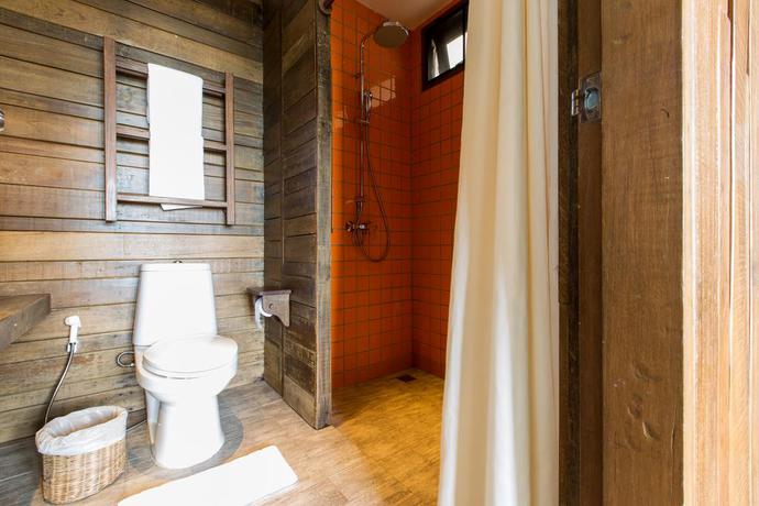 Imagen de la habitación del Hotel Baan Ploy Sea. Foto 7