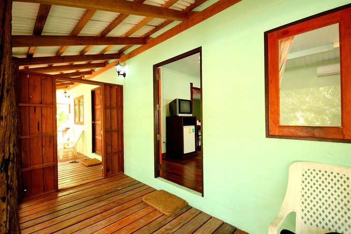 Imagen de los exteriores del Hotel Baan Po Ngam Resort. Foto 10