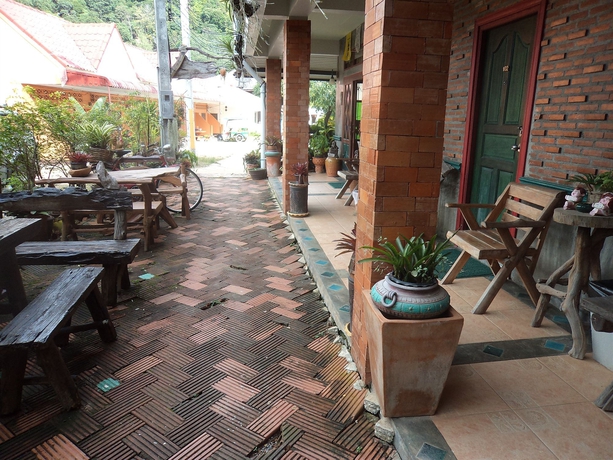 Imagen de los exteriores del Hotel Baan Por Jai. Foto 11