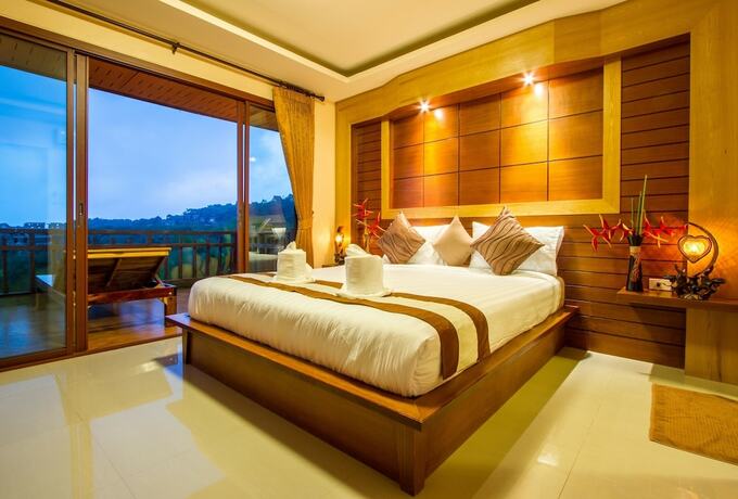 Imagen de la habitación del Hotel Baan Puteri Lanta Villa. Foto 26