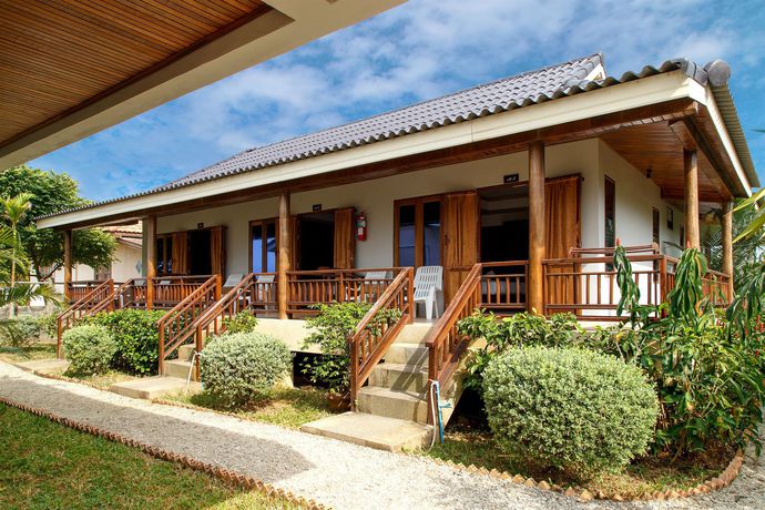 Imagen de los exteriores del Hotel Baan Rabieng. Foto 14