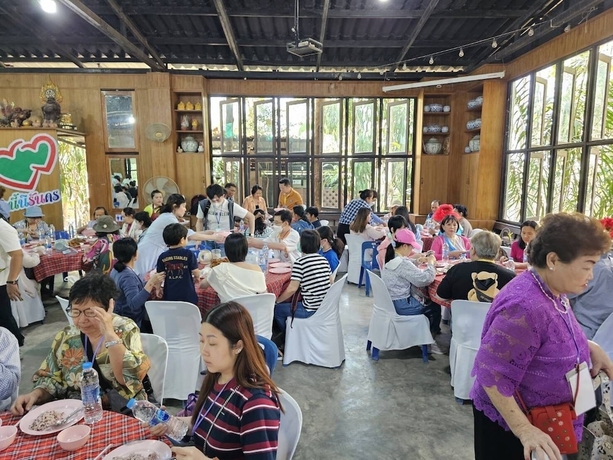 Imagen del bar/restaurante del Hotel Baan Rai Somkiat Homestay. Foto 4