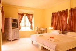 Imagen de la habitación del Hotel Baan Rajdamnern Resort. Foto 2