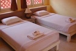 Imagen de la habitación del Hotel Baan Rajdamnern Resort. Foto 3