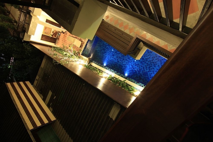 Imagen de la piscina del Hotel Baan Ratchiangsaen. Foto 13