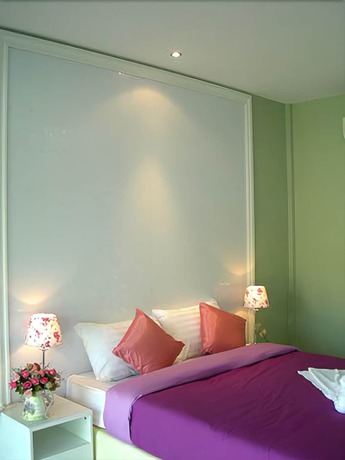 Imagen de la habitación del Hotel Baan Rim Klong Resort. Foto 5