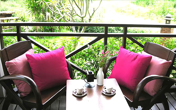 Imagen de los interiores del Hotel Baan Rim Klong Resort. Foto 20