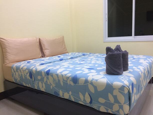Imagen de la habitación del Hotel Baan Rommai Sattahip. Foto 15