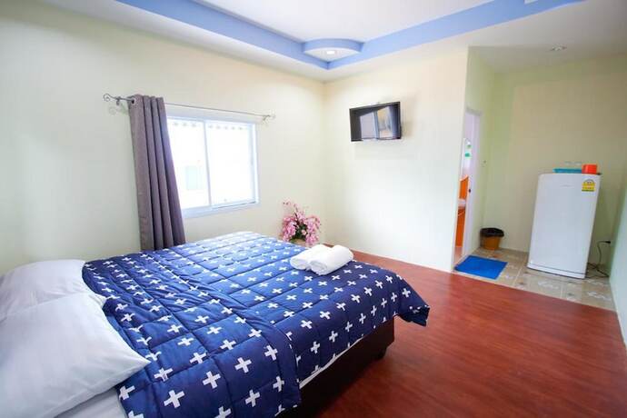 Imagen de la habitación del Hotel Baan Rommai Sattahip. Foto 19