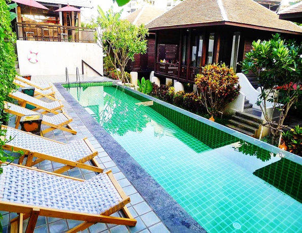 Imagen de la piscina del Hotel Baan Saen Fang. Foto 20