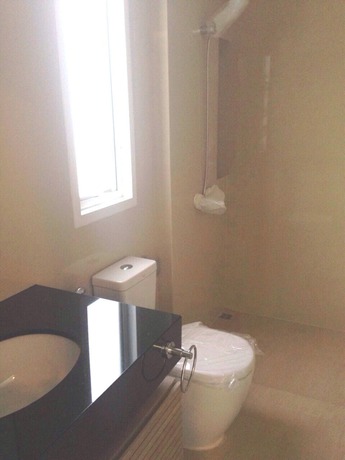 Imagen de la habitación del Hotel Baan Sarinya Pool Villa. Foto 3