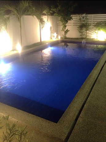 Imagen de la habitación del Hotel Baan Sarinya Pool Villa. Foto 8