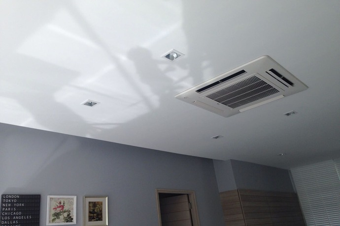 Imagen de la habitación del Hotel Baan Sarinya Pool Villa. Foto 9