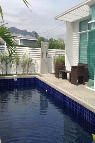 Imagen de la habitación del Hotel Baan Sarinya Pool Villa. Foto 11