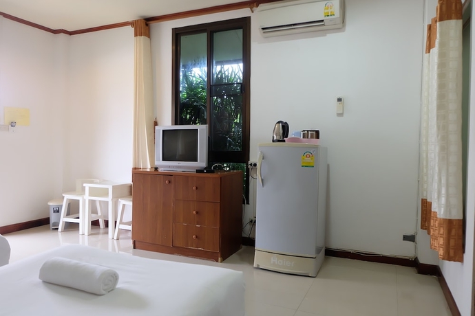 Imagen de la habitación del Hotel Baan Saui Resort. Foto 15