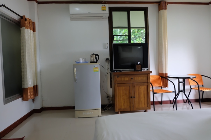 Imagen de la habitación del Hotel Baan Saui Resort. Foto 16