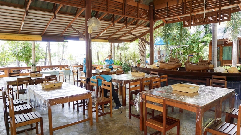 Imagen del bar/restaurante del Hotel Baan Siriporn Resort. Foto 2
