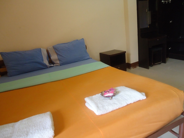 Imagen de la habitación del Hotel Baan Somtawin. Foto 2