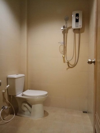 Imagen de la habitación del Hotel Baan Sooksiri Bangsaray. Foto 5