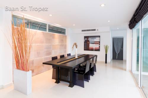 Imagen de la habitación del Hotel Baan St Tropez. Foto 8