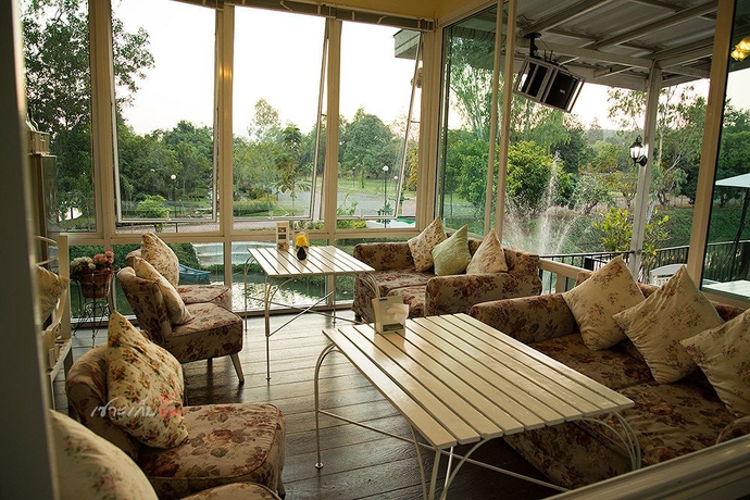 Imagen de los interiores del Hotel Baan Suan Him Doi. Foto 3