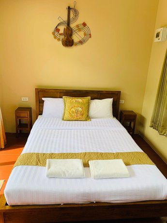 Imagen de la habitación del Hotel Baan Suan Khun Yaiy Nakhon Nayok. Foto 3