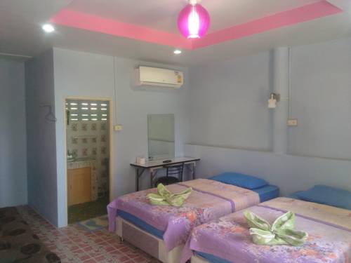 Imagen de la habitación del Hotel Baan Suan Nimmano Resort Suanphung. Foto 9