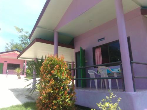 Imagen de la habitación del Hotel Baan Suan Nimmano Resort Suanphung. Foto 13