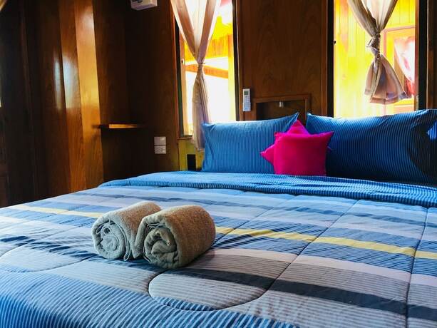 Imagen de la habitación del Hotel Baan Suan Resort. Foto 11