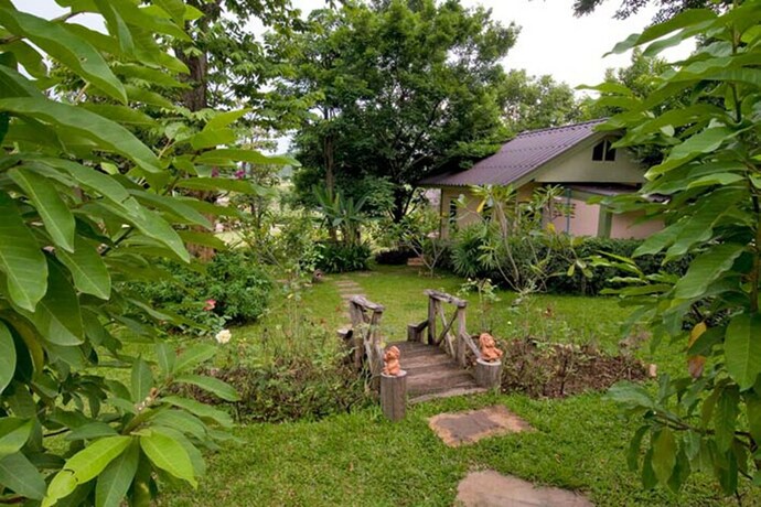 Imagen de los exteriores del Hotel Baan Suan Rojjana. Foto 29