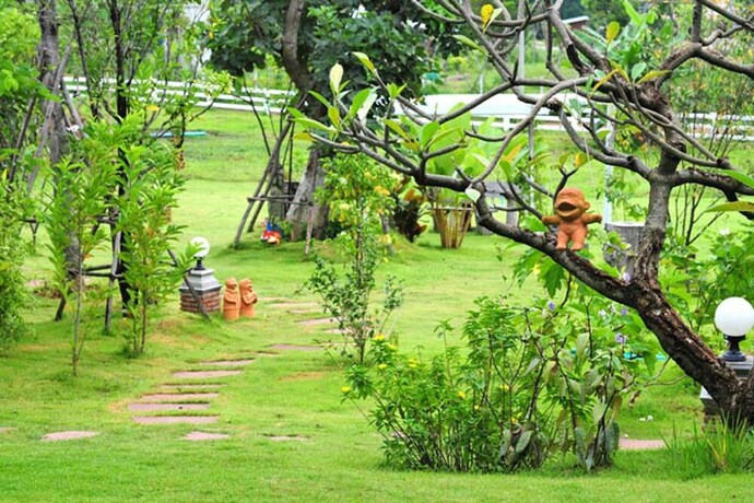 Imagen de los exteriores del Hotel Baan Suan Rojjana. Foto 30