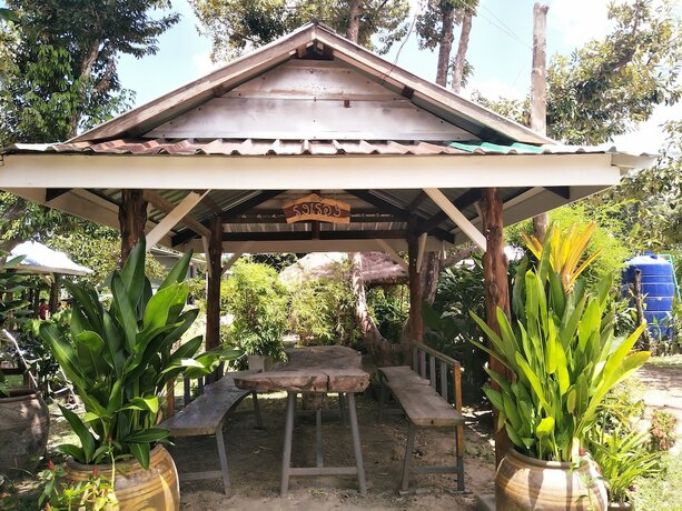 Imagen general del Hotel Baan Suan Siri Resort. Foto 15