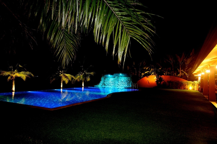 Imagen de la piscina del Hotel Baan Suchadaa Lampang Resort - Adults Only. Foto 10