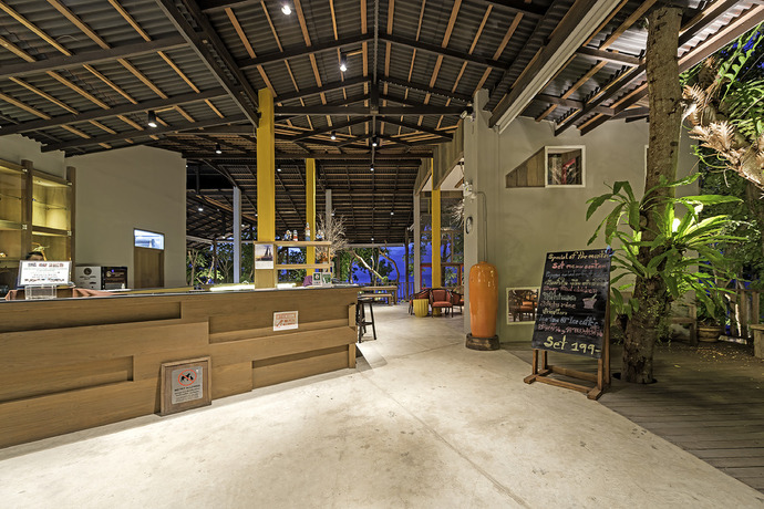 Imagen de los interiores del Hotel Baan Supparod. Foto 17