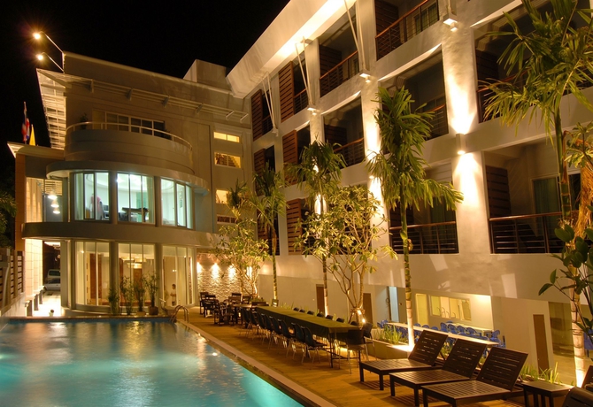 Imagen de la piscina del Hotel Baan Suwantawe. Foto 13