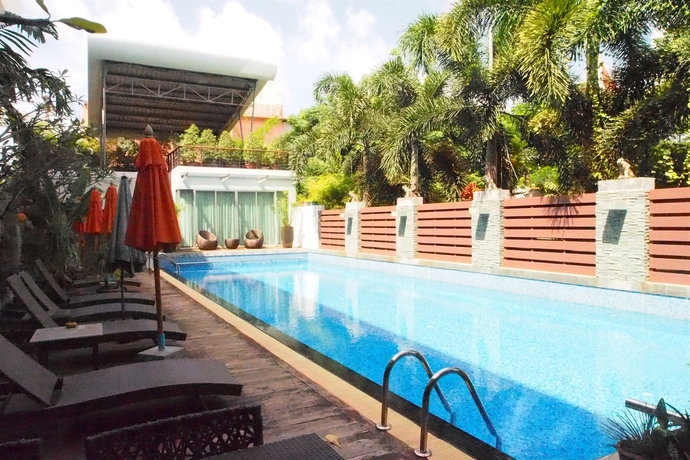 Imagen de la piscina del Hotel Baan Suwantawe. Foto 15