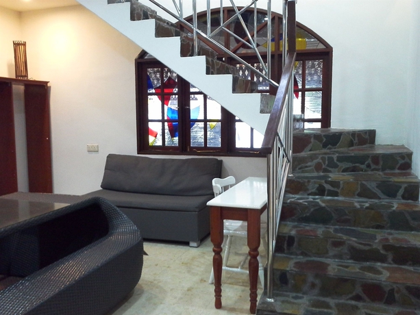 Imagen de los interiores del Hotel Baan Talay Homestay By The Beach. Foto 13