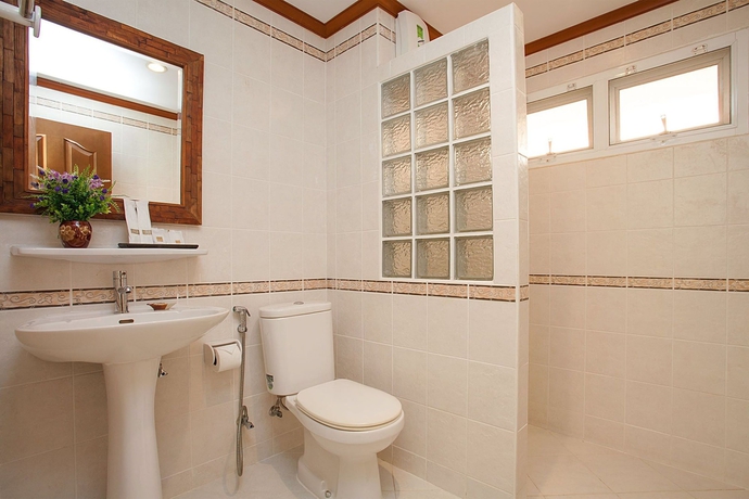 Imagen de la habitación del Hotel Baan Thai Lanna Pattaya. Foto 2